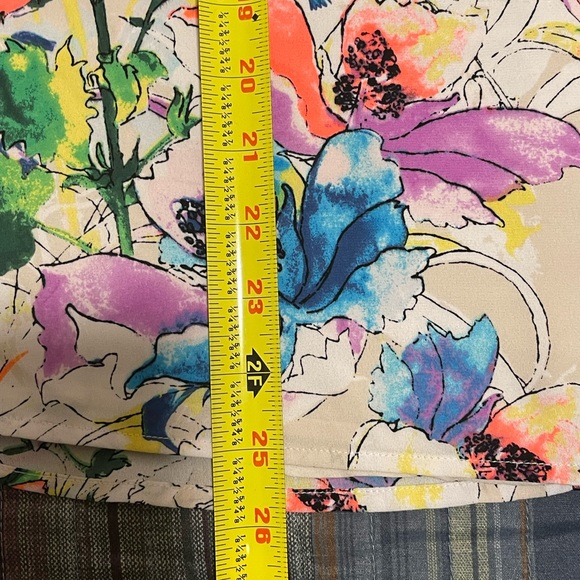 EXPRESS Reversible Floral Blouse Tank Top - Picture 5 of 7